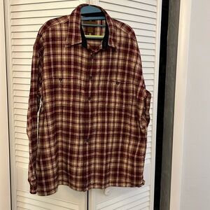 St. John’s Bay flannel plaid shirt with 2 front pockets Size XL